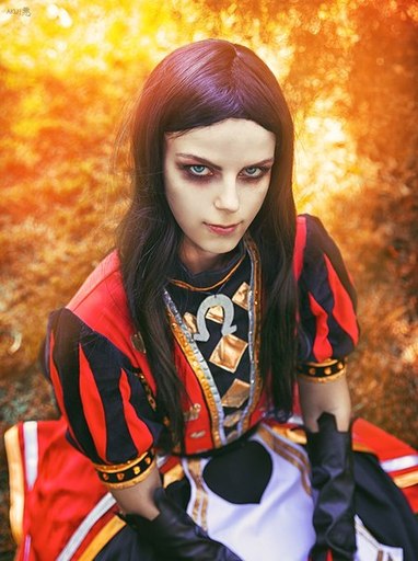 Alice: Madness Returns - Косплей: Алисы оптом.